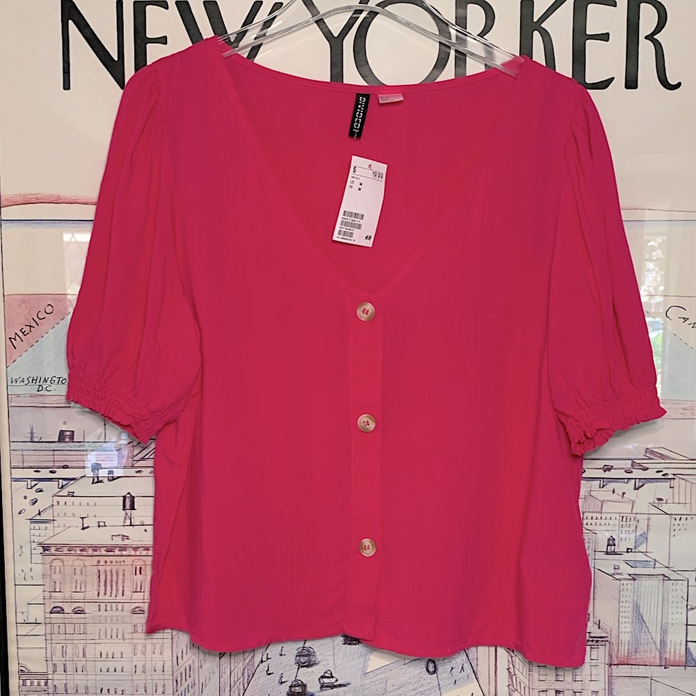 NWT H&M pink v neck boxy blouse with tan buttons and elastic sleeve size M